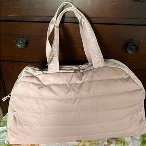 💗 EUC Victoria's Secret Light Pink Quilted Bag